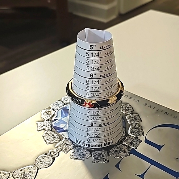 Vintage Gold Tone Enamel Flower Design Cuff Clamper Bracelet. - Picture 7 of 8